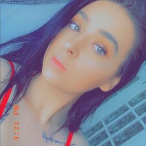 Meet your Posher, Adriana